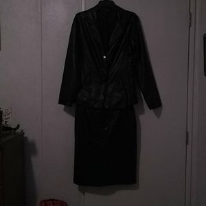 Skirt and jacket suit